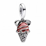 Ajoutez une touche sucrée et pleine de fantaisie à votre collection avec ce charm pendentif en argent 925 représentant une glace stylisée ornée des célèbres oreilles de Mickey. Ce bijou ludique et original évoque les douceurs des parcs Disney et les souvenirs d’enfance glacés. Parfait pour les fans de Disney qui aiment les charms gourmands et uniques.