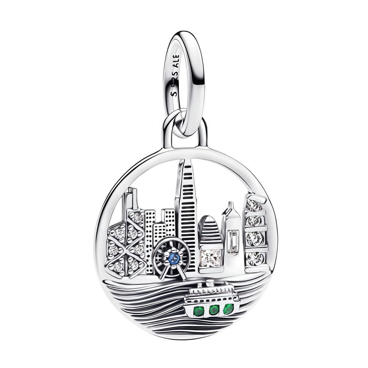 Charm pendentif élégant représentant la skyline de Hong Kong, avec ses gratte-ciel emblématiques et ses lignes modernes. Son design urbain et raffiné évoque le voyage, l’architecture et l’énergie unique de la ville, pour un bijou à la fois contemporain et symbolique.

Caractéristiques :

- Matière : Argent 925.
- Design : Skyline de Hong Kong avec immeubles et détails urbains.
- Style : Voyage, moderne et architectural.
- Symbolique : Hong Kong, ville, découverte et dynamisme.
- Compatibilité : Charm penden