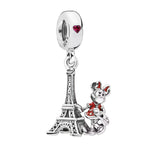 Apporte une touche parisienne, tendre et élégante à ton bracelet avec ce charm pendentif Minnie Tour Eiffel. Inspiré de l’univers Disney et de Paris, ce bijou met en scène Minnie avec la célèbre Tour Eiffel pour un rendu romantique et raffiné. Un pendentif plein de charme, parfait pour les fans de Minnie, de Disney et de l’esprit parisien.

Caractéristiques :

- Matière : Argent 925.
- Design : Minnie avec la Tour Eiffel en version charm pendentif, avec finitions soignées.
- Dimensions : Taille délicate et 