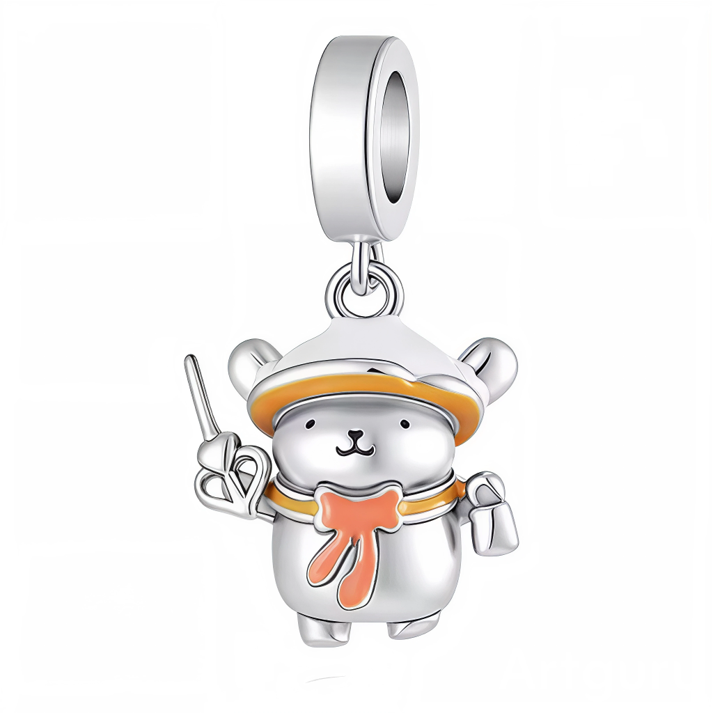 Ce charm adorable met en scène un petit ours rondouillard coiffé d’un chapeau blanc à bord orange, tenant un cœur rose dans une patte et un petit sac à main dans l’autre, avec un ruban orange noué au cou. Les couleurs vives et les yeux pétillants confèrent un air joyeux et voyageur, parfait pour personnaliser un bracelet avec fantaisie. Symbole de tendresse exploratrice et de style espiègle, il apporte une touche mignonne et dynamique à toute collection.

Caractéristiques :

Matière : Argent 925 (S925) avec