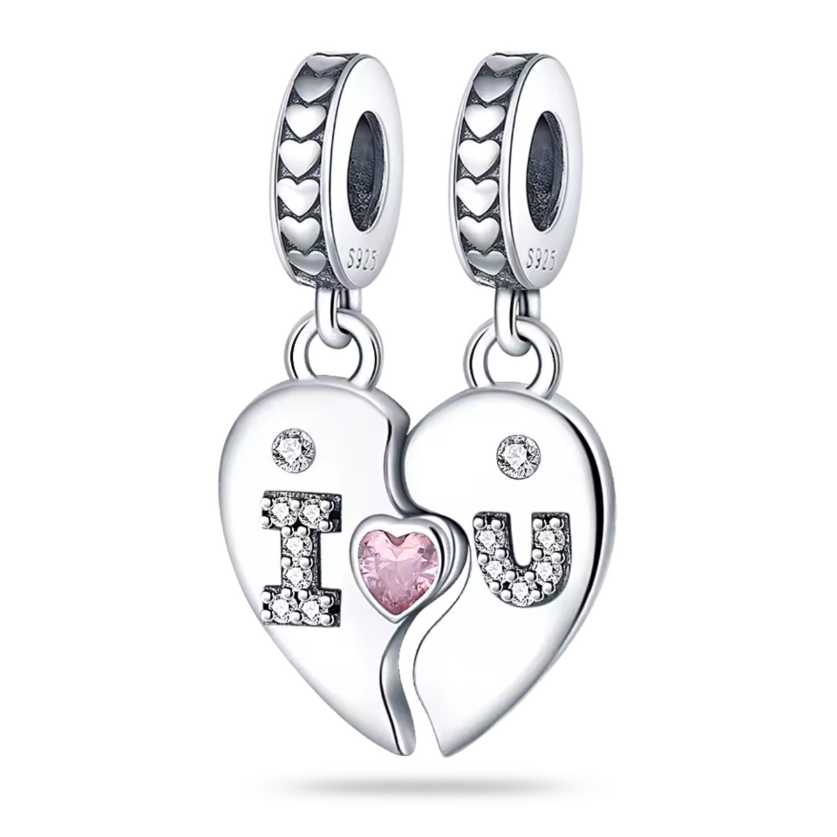 Faites une déclaration d’amour éternelle avec le charm Cœur "I Love You" à Partager. Ce bijou en argent 925 se divise en deux moitiés gravées, parfait pour un couple ou un proche.