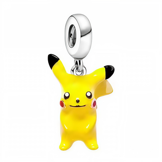 Apportez une touche de bonne humeur à votre collection avec ce charm pendentif en argent 925 représentant Pikachu, la mascotte emblématique de Pokémon. Son design détaillé capture parfaitement son air malicieux et ses traits adorables. Un bijou ludique et plein de charme, idéal pour les fans de la saga et les amoureux de la pop culture.