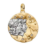 Charm pendentif représentant les Gémeaux avec un design céleste raffiné. Un bijou parfait pour les esprits curieux et communicatifs.
Sa finition bicolore lui confère un style élégant et mystique, parfait pour exprimer votre personnalité.


Caractéristiques :

- Matière : Argent 925 (finition bicolore dorée).
- Design : Constellation des Gémeaux.
- Style : Astrologique, moderne et expressif.
- Symbolique : Communication, dualité, intelligence.
- Compatibilité : Charm pendentif compatible avec bracelets et co
