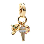 Apporte une touche poétique et lumineuse à ton bracelet avec ce charm composé d’un soleil, d’une lune et d’une étoile dorés. Son design élégant symbolise l’harmonie, la magie et l’équilibre entre les astres, tout en ajoutant une note raffinée et originale à ta collection. Un bijou délicat et plein de sens, parfait pour les amoureux des symboles célestes et des accessoires lumineux.

Caractéristiques :

-&nbsp;Matière : Argent 925.
-&nbsp;Design : Soleil, lune et étoile dorés avec finition brillante et détai
