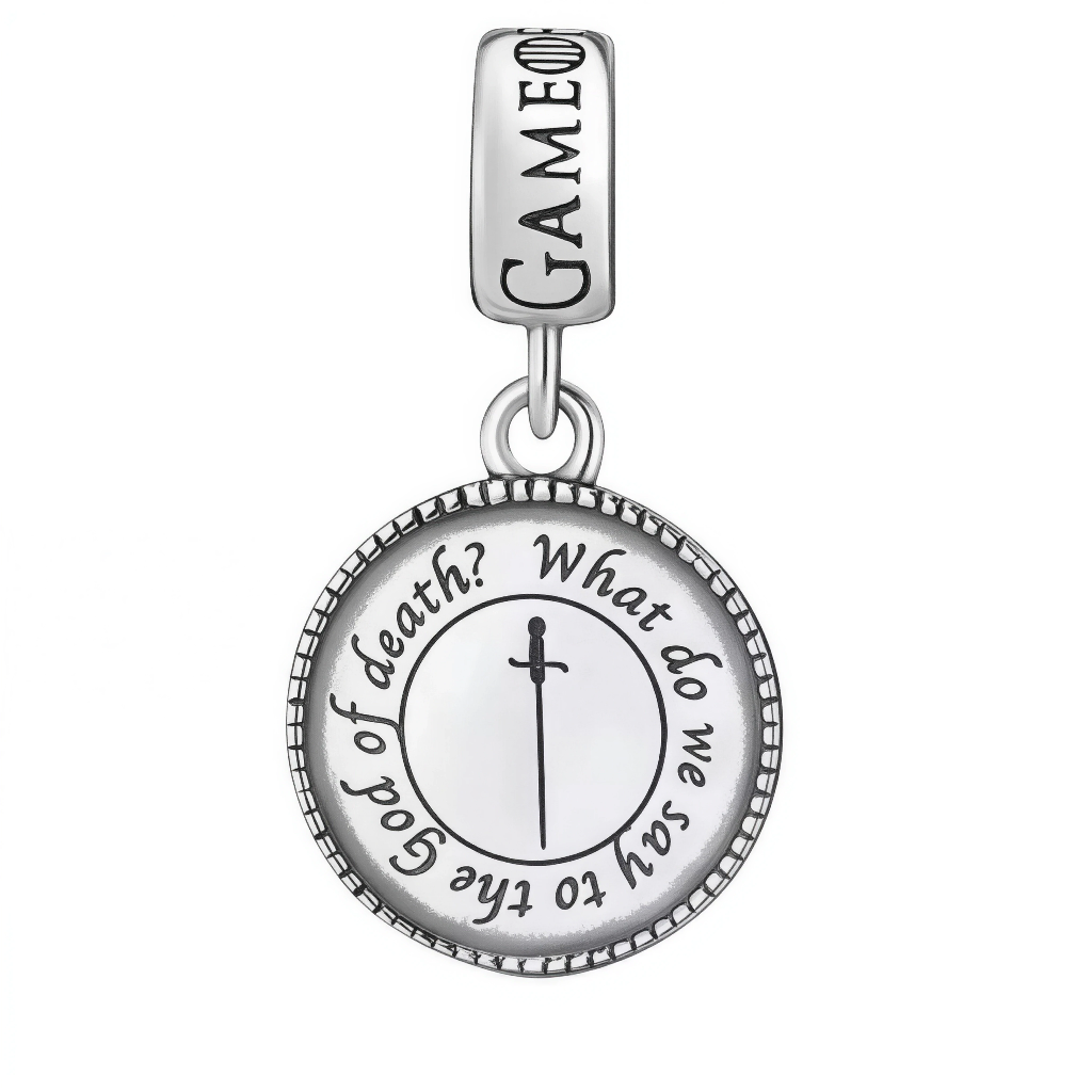 Ce charm pendentif en argent 925 pur présente un médaillon rond gravé d’une épée droite au centre entourée d’inscription circulaire philosophique. Il évoque choix moraux destin et réflexions profondes sur existence.

Caractéristiques

Matière : Argent 925 gravures noires contrastées.
Design : Rond ajouré épée verticale bélière large.
Compatibilité : Clip pour bracelets européens.