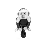Ce charm pendentif en argent 925 (S925) représente Marcel le singe capucin malicieux de Ross dans Friends, suspendu à une petite branche avec queue enroulée et regard espiègle. Il symbolise chaos domestique, amitié improbable et souvenirs 90's culte.

Caractéristiques :

Matière : Argent 925 (S925) poli avec émail brun fourrure, yeux noirs brillants expressifs.
Design : Marcel assis posture joueuse, queue préhensile, détails visage réaliste épisode primate.
Compatibilité : Compatible avec les bracelets à ch