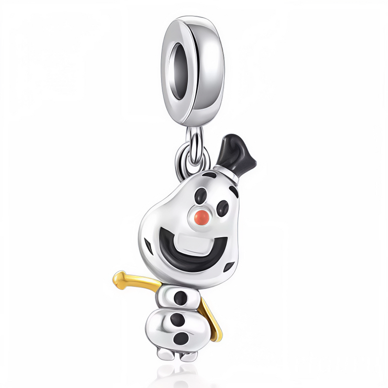 Ce charm pendentif en argent 925 (S925) capture Olaf joyeux de La Reine des Neiges, bonhomme de neige souriant aux bras articulés, nez carotte orange et flocons pailletés. Il symbolise amitié chaleureuse, été rêvé et magie arendelloise.

Caractéristiques :

Matière : Argent 925 (S925) avec émail noir/orange.
Design : Olaf 3D mobile tête/bas, sourire contagieux.
Compatibilité : Compatible avec les bracelets à charms standards (type Pandora, etc.) et chaînes fines.