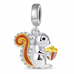 Ajoutez une touche adorable et raffinée à votre collection avec ce charm pendentif en Argent 925 représentant un écureuil tenant sa noisette. Un bijou délicat et charmant pour personnaliser vos bracelets avec douceur.

Caractéristiques
– Matière : Argent 925
– Design : Écureuil avec noisette
– Style : Adorable, délicat et raffiné