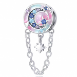 Un charm en Argent 925 de forme ronde, orné d’une lune délicate avec une petite chaîne suspendue pour un effet poétique et élégant.

Caractéristiques
– Matière : Argent 925
– Design : Lune avec chaîne suspendue
– Style : Féérique, raffiné et tendance