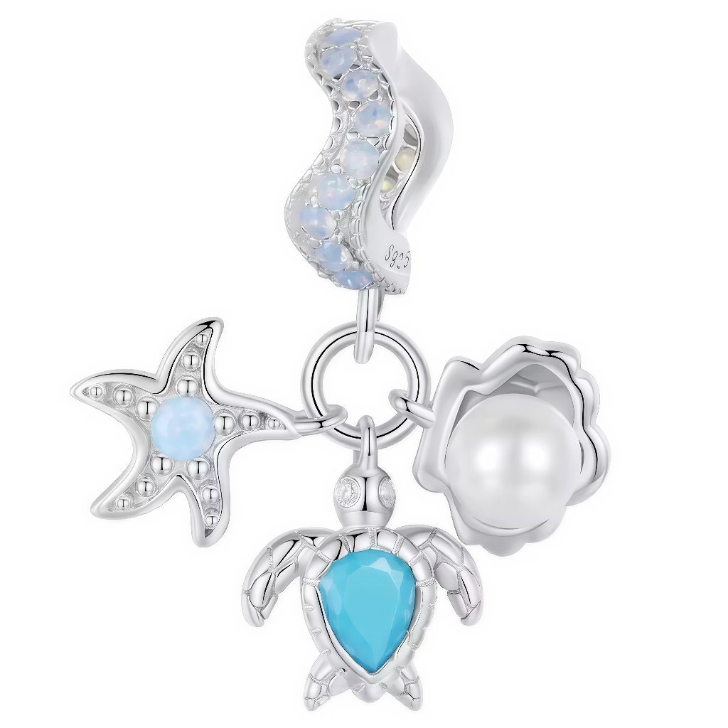 Ajoutez une touche exotique et marine à votre collection avec ce charm unique Océan Bleu ! Conçu en argent 925, ce charm représente une tortue bleue délicatement sculptée, accompagnée d’une étoile de mer et d’un coquillage, capturant l’essence des merveilles sous-marines. Ce design détaillé et apaisant est parfait pour les amoureux de la mer et ceux qui rêvent de plages paradisiaques.