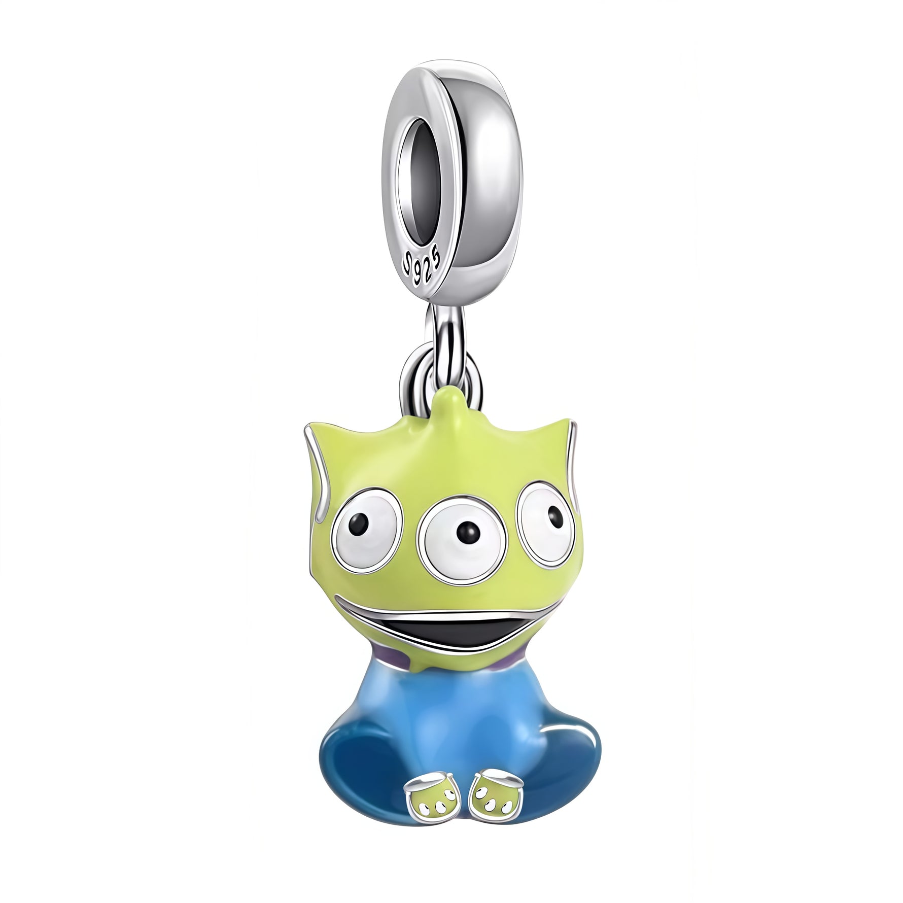 Apporte une touche fun et extraterrestre à ton bracelet avec ce charm pendentif inspiré de l’Alien de Toy Story. Son design en argent 925 avec émail vert, bouche souriante et trois yeux reprend fidèlement le petit personnage culte de l’univers Disney Pixar. Un bijou original, ludique et collector, parfait pour les fans de Toy Story et des pièces pleines de personnalité.

Caractéristiques :

- Matière : Argent 925 avec émail.
- Design : Alien de Toy Story en version pendentif, avec détails soignés.
- Dimensi