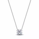 Apporte une touche de chance et d’élégance à ton style avec ce collier argenté orné d’un trèfle délicatement serti de strass. Son design raffiné et lumineux capte la lumière avec subtilité, tout en symbolisant la chance, l’harmonie et la beauté. Un bijou chic et intemporel, facile à porter au quotidien comme pour une occasion spéciale.

Caractéristiques :

- Matière : Argent 925.
- Design : Trèfle argenté serti de strass brillants.
- Dimensions : Taille délicate et confortable à porter.
- Style : Bijou port