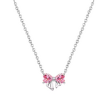 Symbole de féminité et de tendresse, ce collier en forme de nœud rose incarne le raffinement discret. Disponible en argenté ou en or rose, il ajoute une touche délicate à toutes vos tenues, du quotidien aux occasions spéciales. Sa finition soignée et sa silhouette élégante en font un bijou plein de charme à offrir ou à s’offrir.
Caractéristiques :
– Matière : Argent 925
– Couleurs disponibles : Argenté ou or rose
– Design : Nœud délicat au centre d’une chaîne fine
– Dimensions : Format discret et raffiné