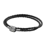 Affichez votre passion pour l'univers épique de Star Wars avec ce bracelet tressé en faux cuir, alliant confort et style. Inspiré des éléments iconiques de la saga, ce bracelet robuste et tendance est le parfait accessoire pour les fans de l'univers Star Wars. Son design élégant, avec ses détails distinctifs, ajoutera une touche de geek-chic à votre look tout en restant fidèle à l'esprit de la franchise.