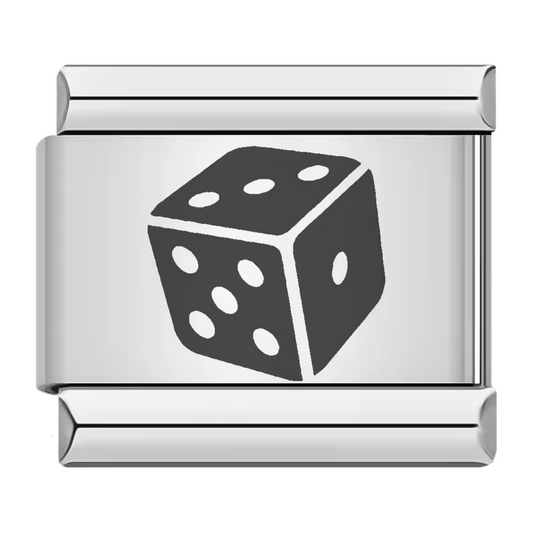 Ce charm italien argenté représente des dés de jeu, symbole de chance et d’audace. Fabriqué en acier inoxydable de haute qualité avec une finition argentée élégante, il allie durabilité et style. Il se fixe facilement à nos bracelets composés de 17 maillons de charms, qui s’étendent et se contractent pour s’adapter parfaitement à la taille de votre poignet. Tous nos charms italiens sont compatibles entre eux, vous permettant de personnaliser votre bracelet en ajoutant ou retirant des liens selon vos envies.