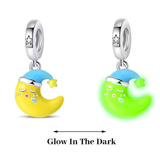 Charm Pendentif Lune – "Glow in the Dark"