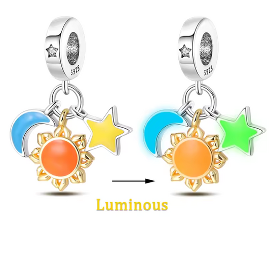 Charm Pendentif Soleil, Étoile et Lune – "Glow in the Dark"