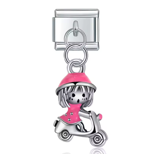 Charm Italien Pendentif Argenté – Fille sur Scooter