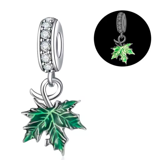Charm Feuille – Élégance et Nature