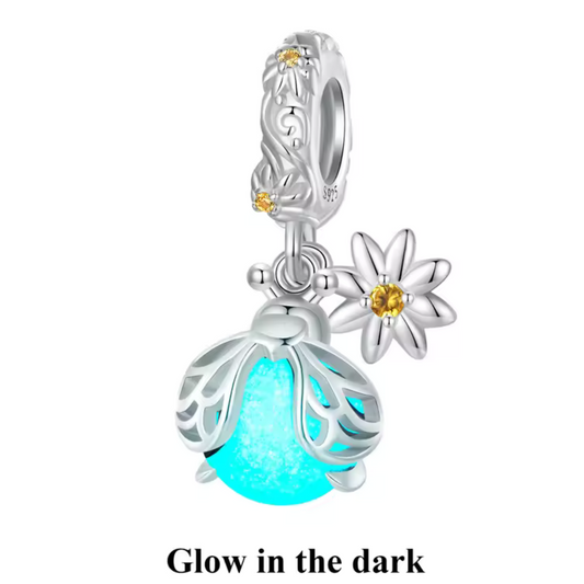 Charm pendentif petite luciole - "Glow in the Dark"