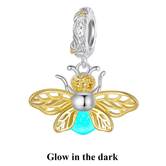 Charm pendentif papillon doré - "Glow in the Dark"