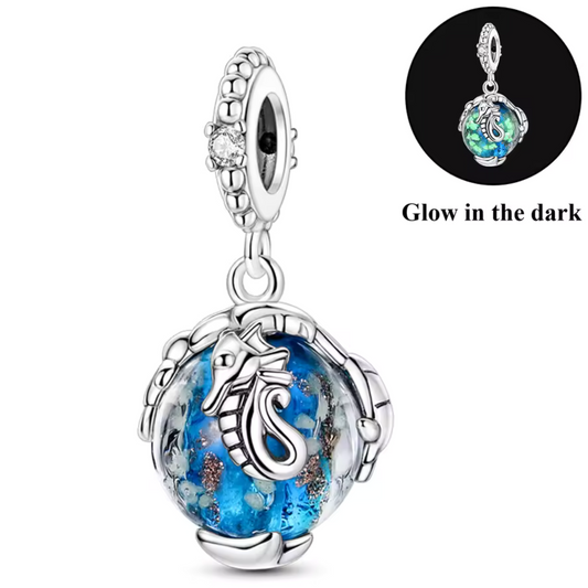 Charm Pendantif Hippocampe Lumineux – "Glow in the Dark"