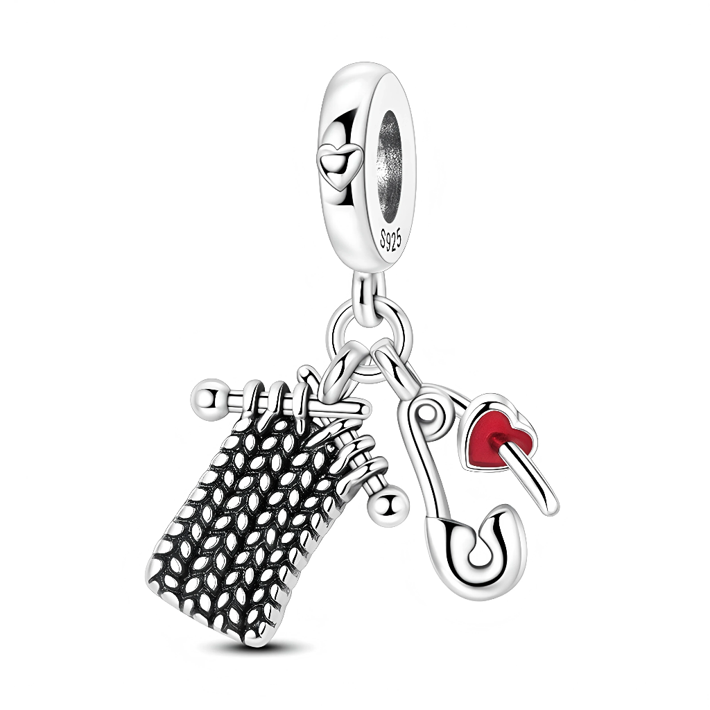 Charm Pendentif - Tricot et Épingle à Nourrice Cœur Rouge